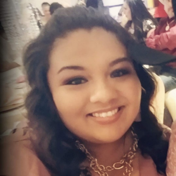 Meet your Posher, Nichole - Picture 1 of 1